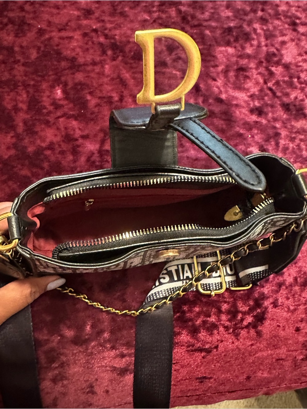 Designer Purses - Picture 8 of 8